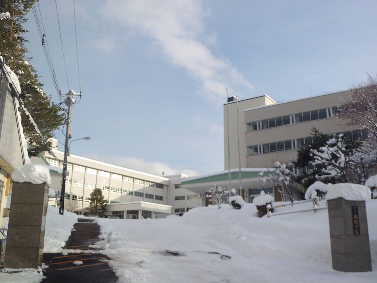 文教大学明清高校の外観画像